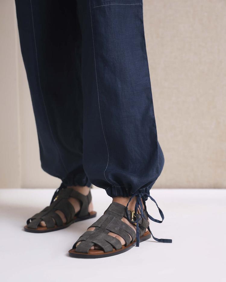 Set of 2: Coral ruffle shirt & Sienna Cargo Pants