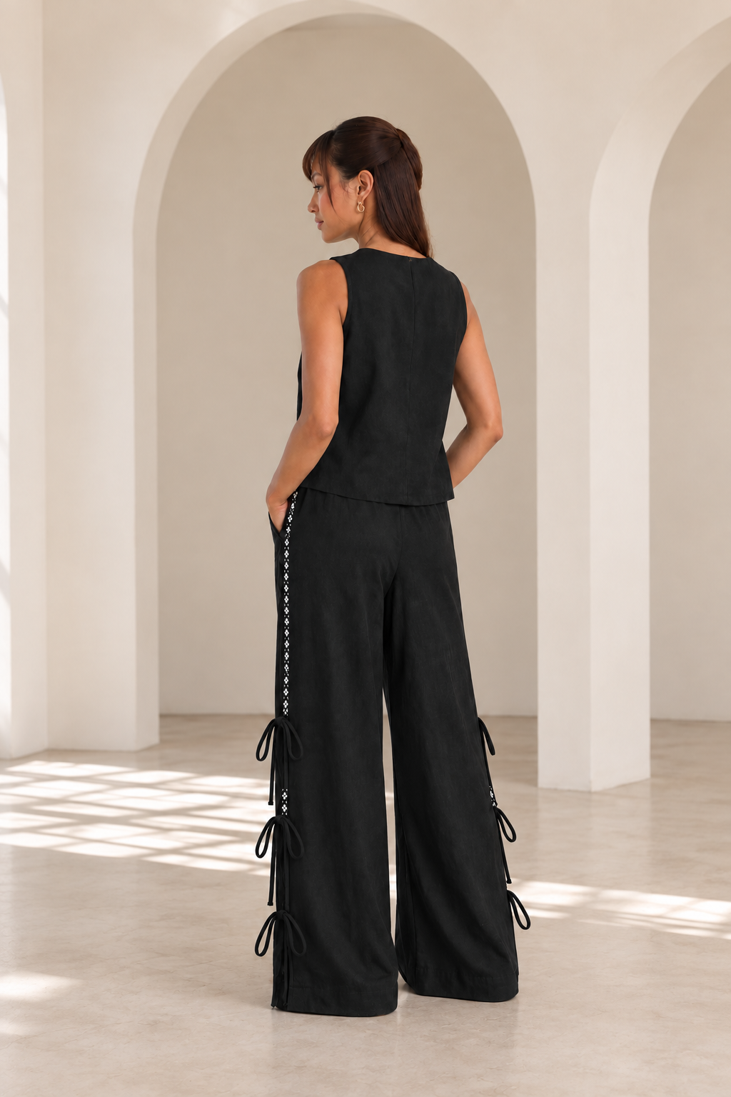 Set of 2: Black Riva Reversable Tie Up Top & Sable Pants